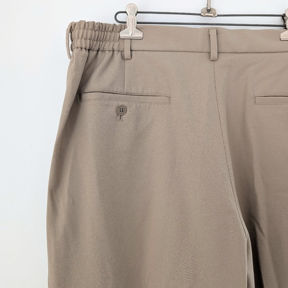 NWT Uniqlo Men's Beige Pleated Wide Pants ~ Size XL - Picture 7 of 9